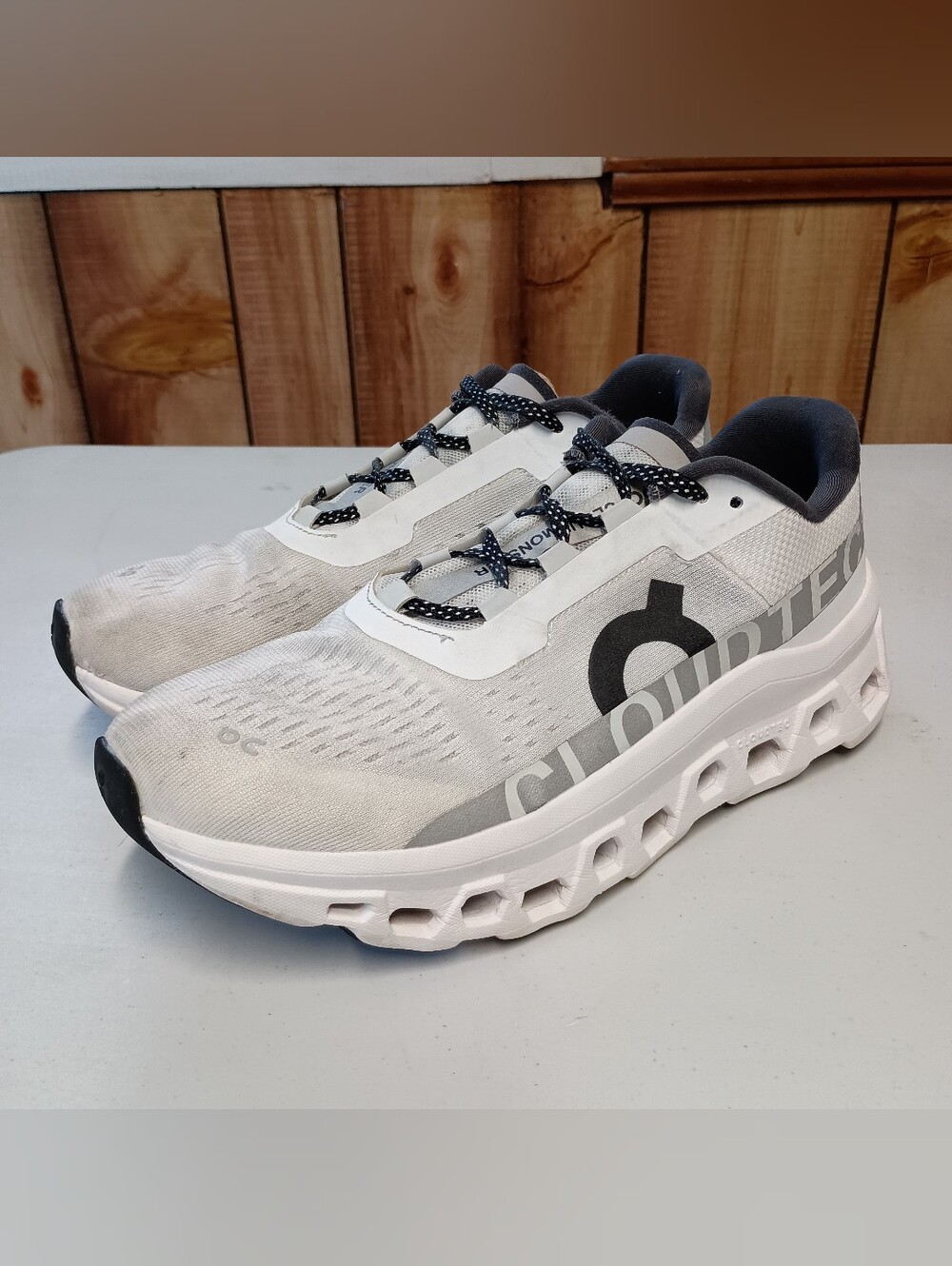 On Cloudmonster Womens Running Shoes Size 7 White Comfort LTWT Springy Distance